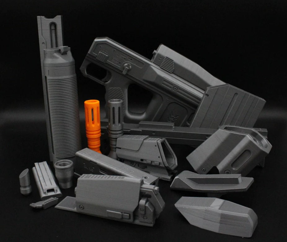 Halo Infinite MA40 AR Replica - 3D Printed Full-Size - Master Chief's Weaponry for Cosplay, Collectors, and Gamers